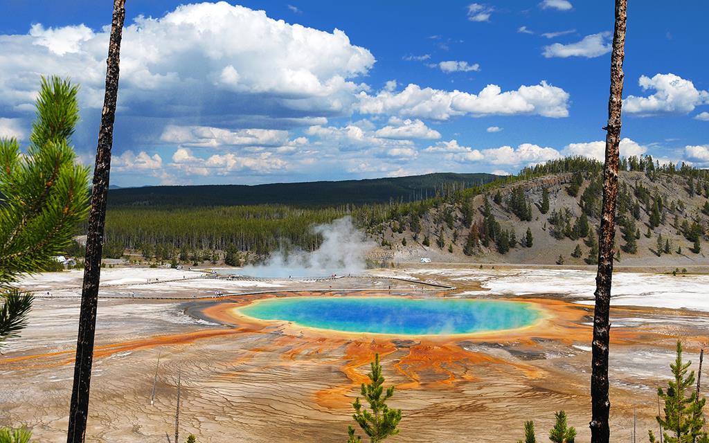 Grand-Prismatic-Spring-04