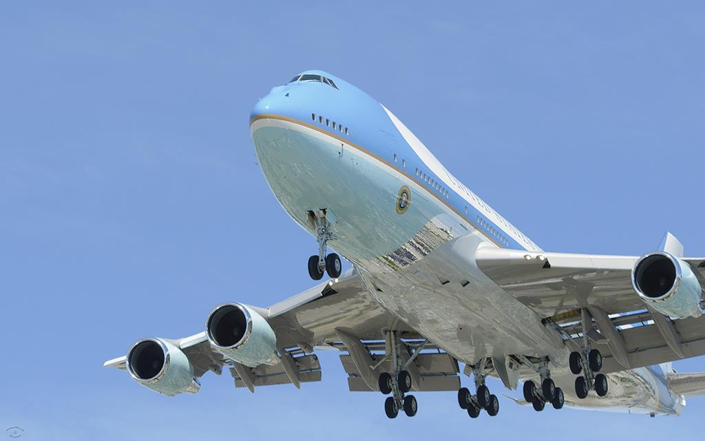 Air Force One 04-21-11 -03