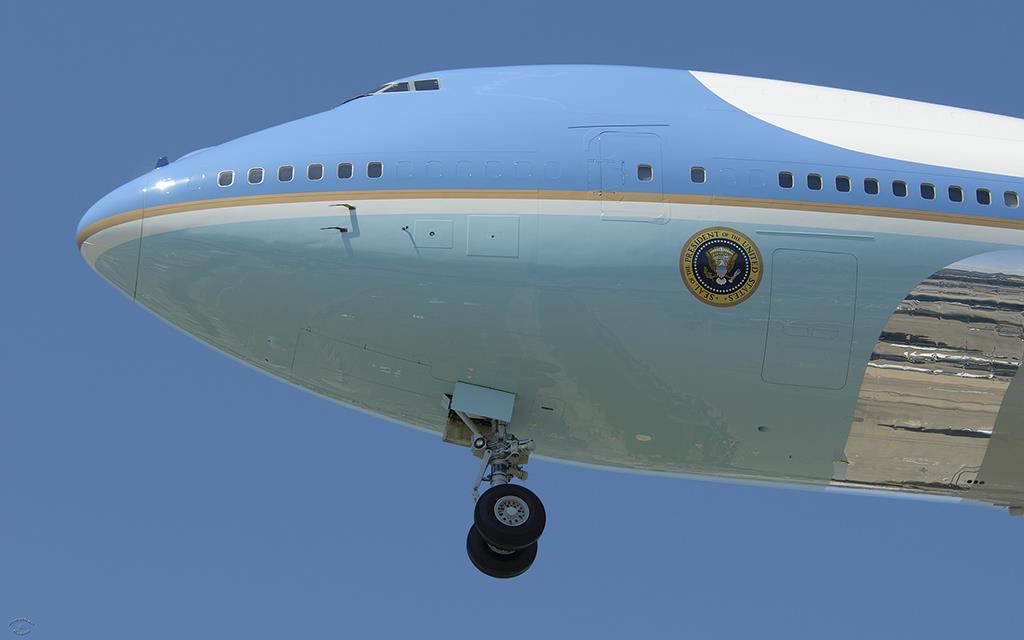 Air Force One 04-21-11 -05