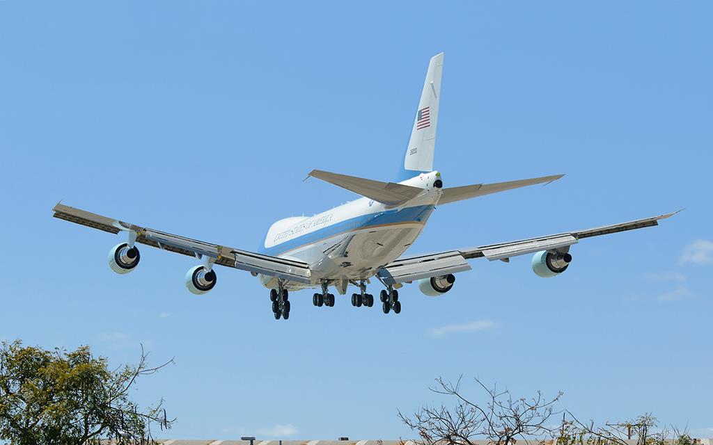 Air Force One 04-21-11 -06