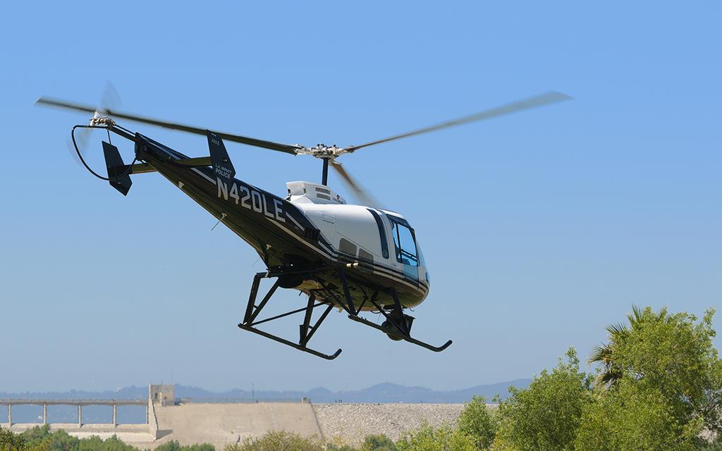 Enstrom 480B (Heroes2012)-02