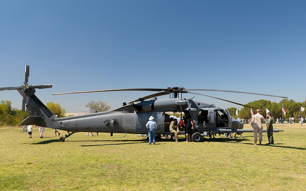 UH-60 Blackhawk (Heroes2012)-01