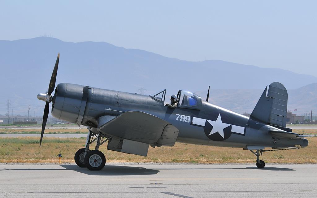 F-4U Corsair-03