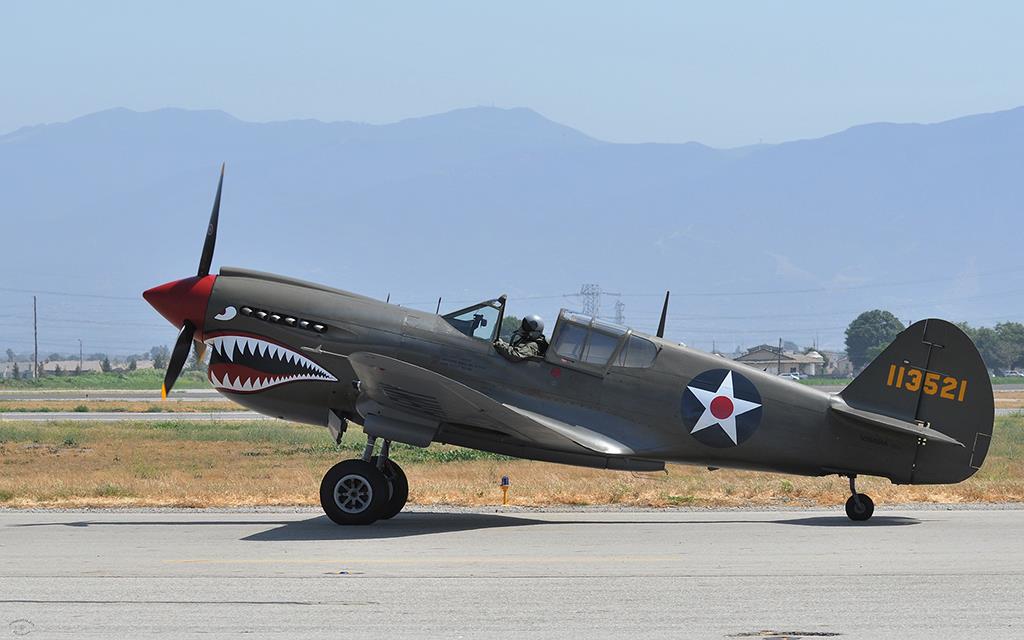 P-40 Warhawk-09