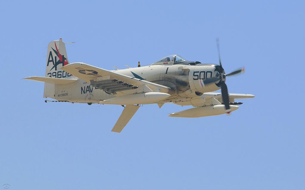 A-1 Skyraider-02