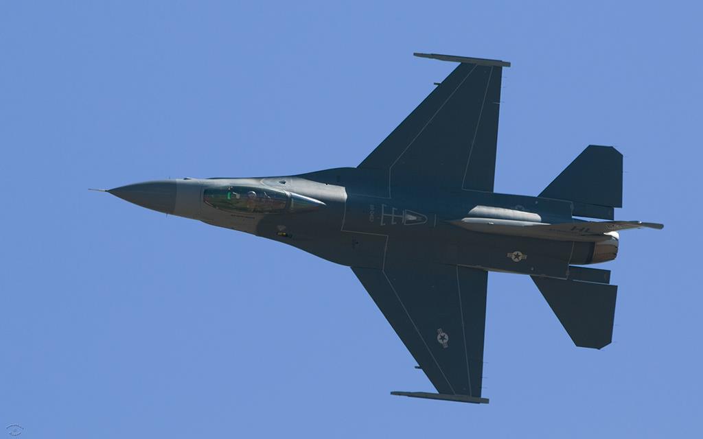 F-16 Fighting Falcon-01