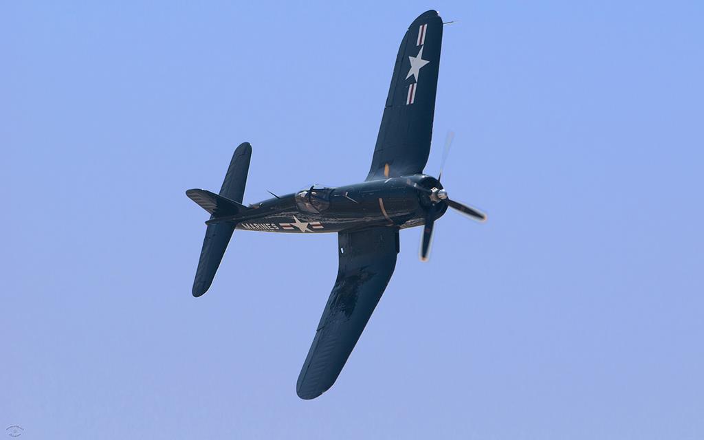 F-4U Corsair-01