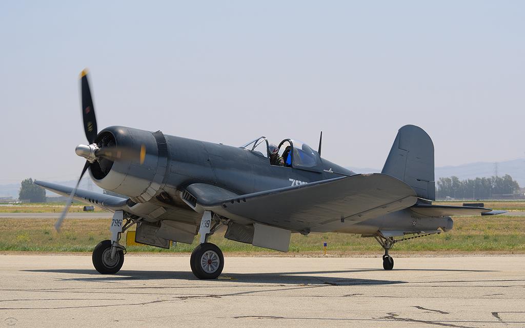 F-4U Corsair (Chino2012)-01