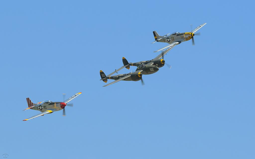 Formation P-38 And P-51 (Chino2012)-02