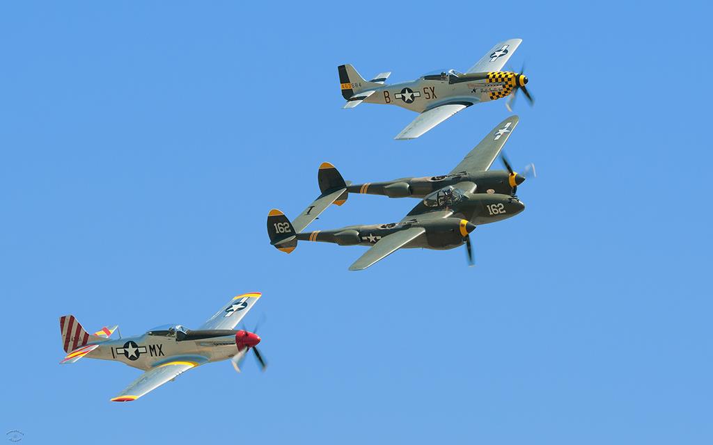 Formation P-38 P-51 (Chino2012)