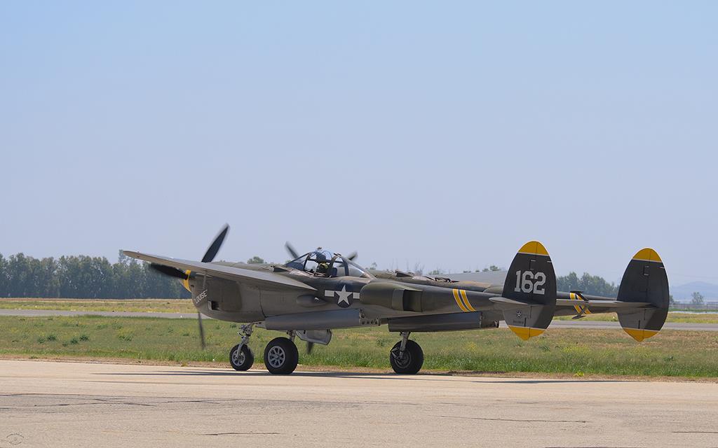 P-38 Lightning (Chino2012)-01