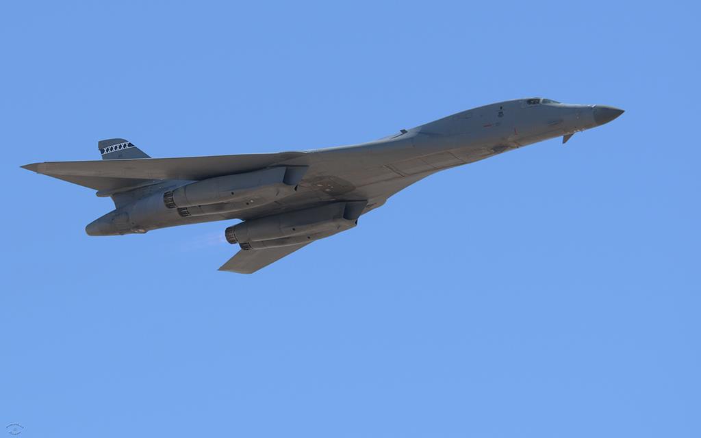 B-1B Lancer-01