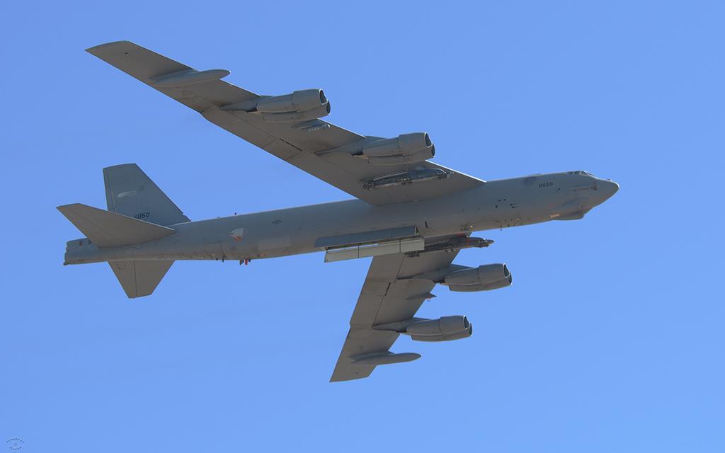 B-52 Straofortress-02