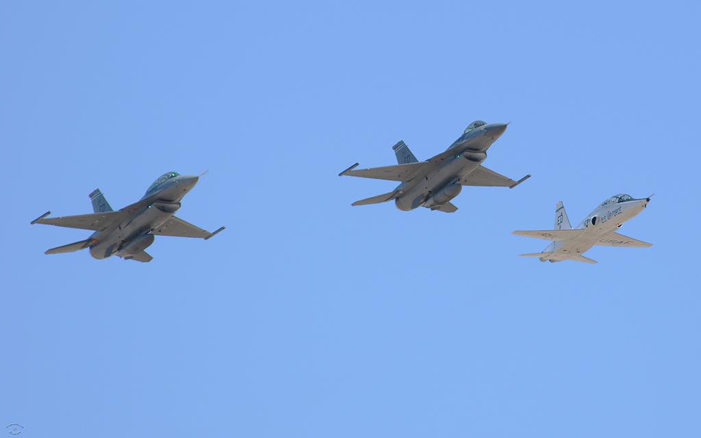 F-16 Fighting Falcon And T-38 Talon-01