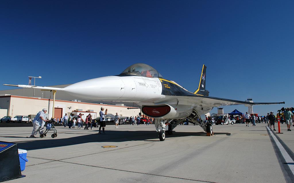 F-16XL-01