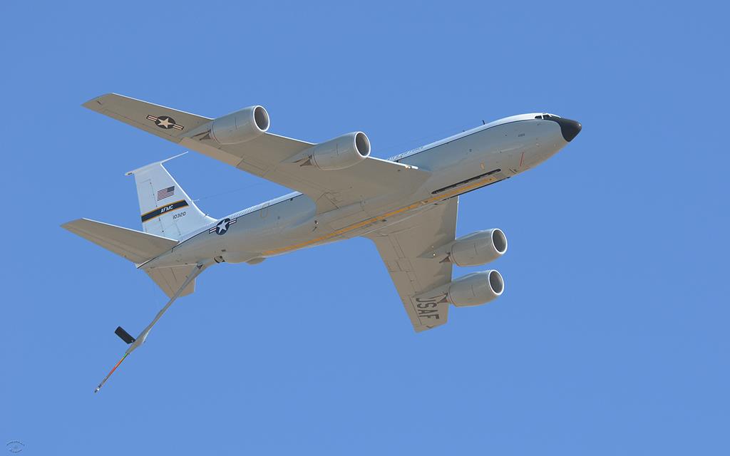 KC-135 Stratotanker-01