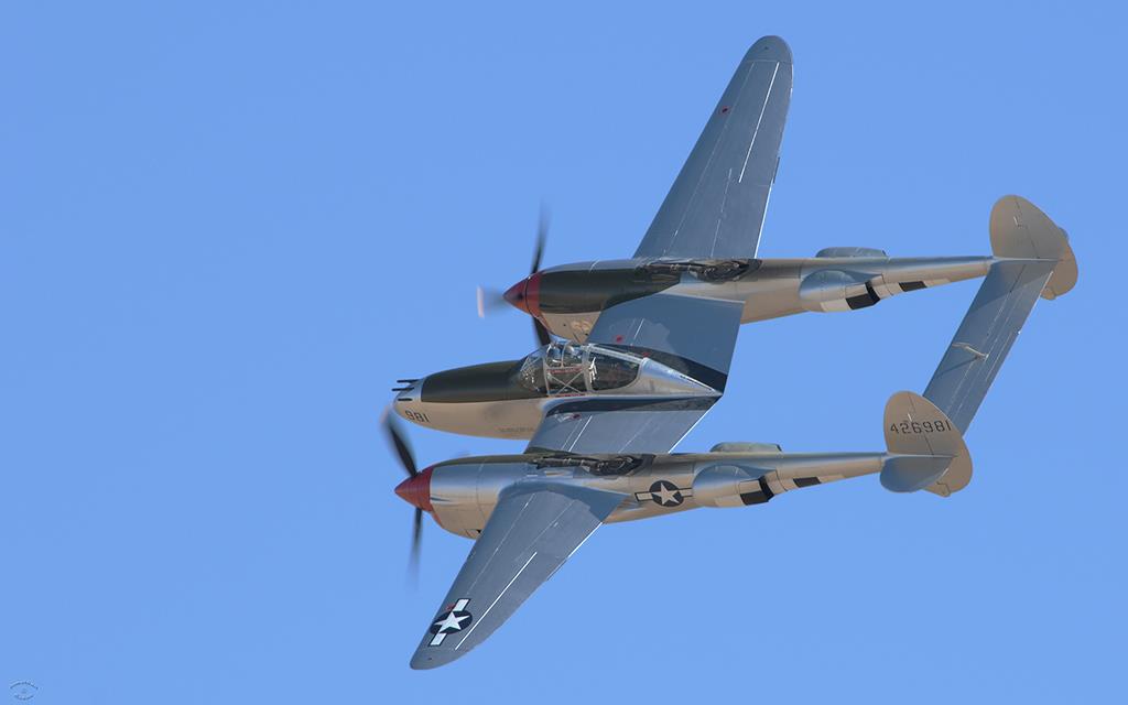 P-38 Lightning-01