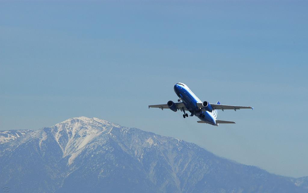 Airbus A320-232 -01