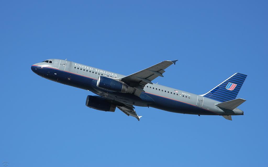 Airbus A320-232 -04