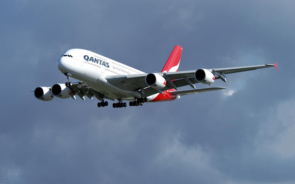 Airbus A380-06