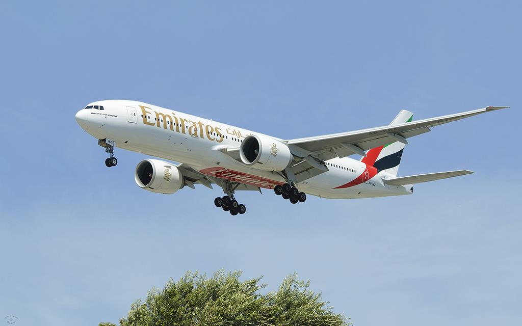 Emirates 777-200 LR