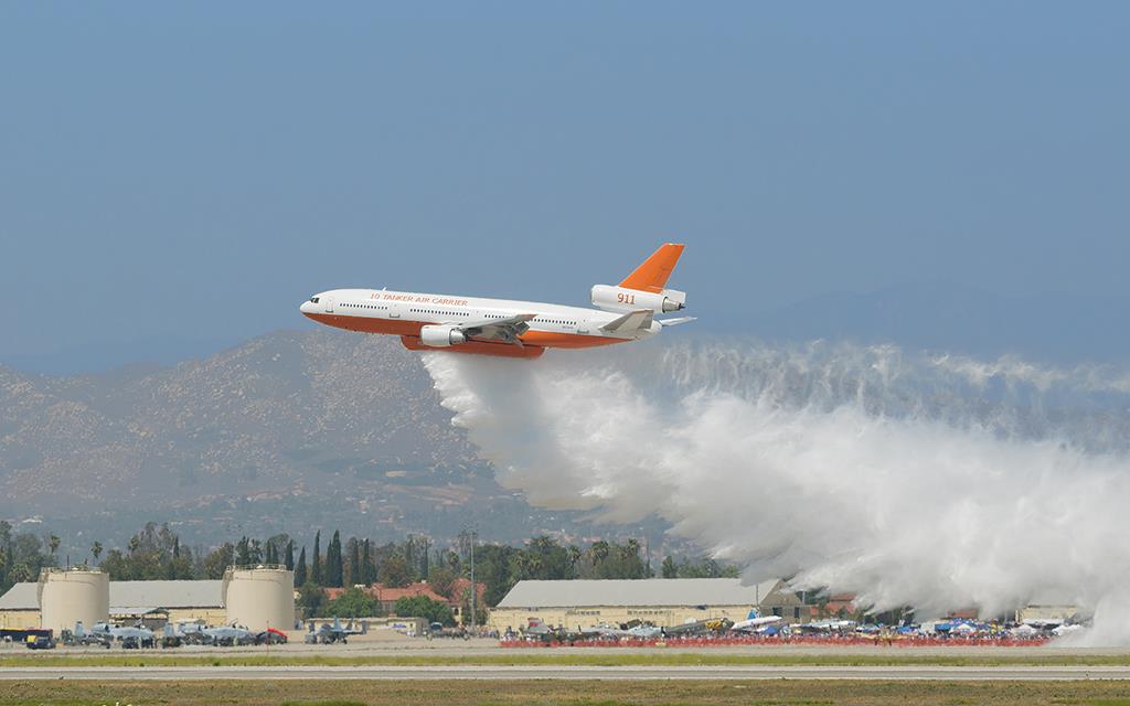 DC-10 911 Tanker (March2012)-03