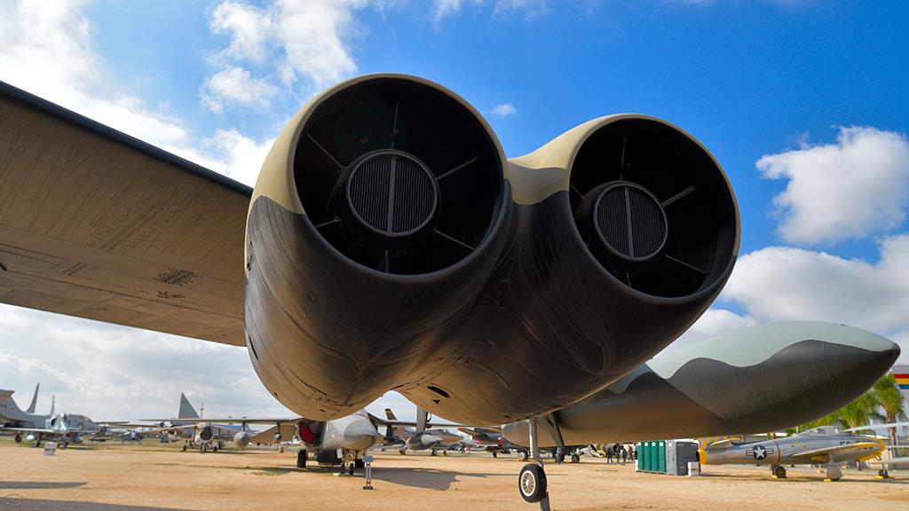 B-52 Stratofortress (Apr2018)-02