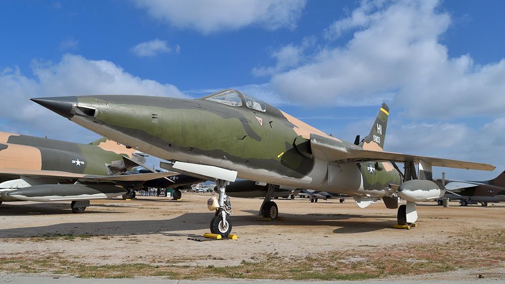 F-105 Thunderchief (Apr2018)-01