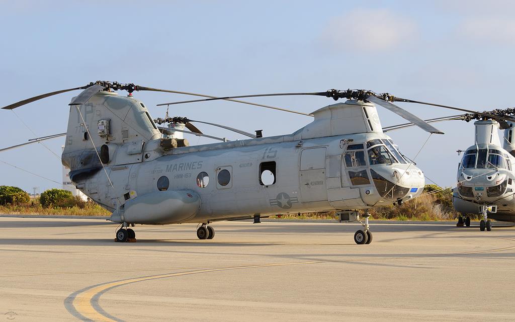 CH-46 Sea Knight-03