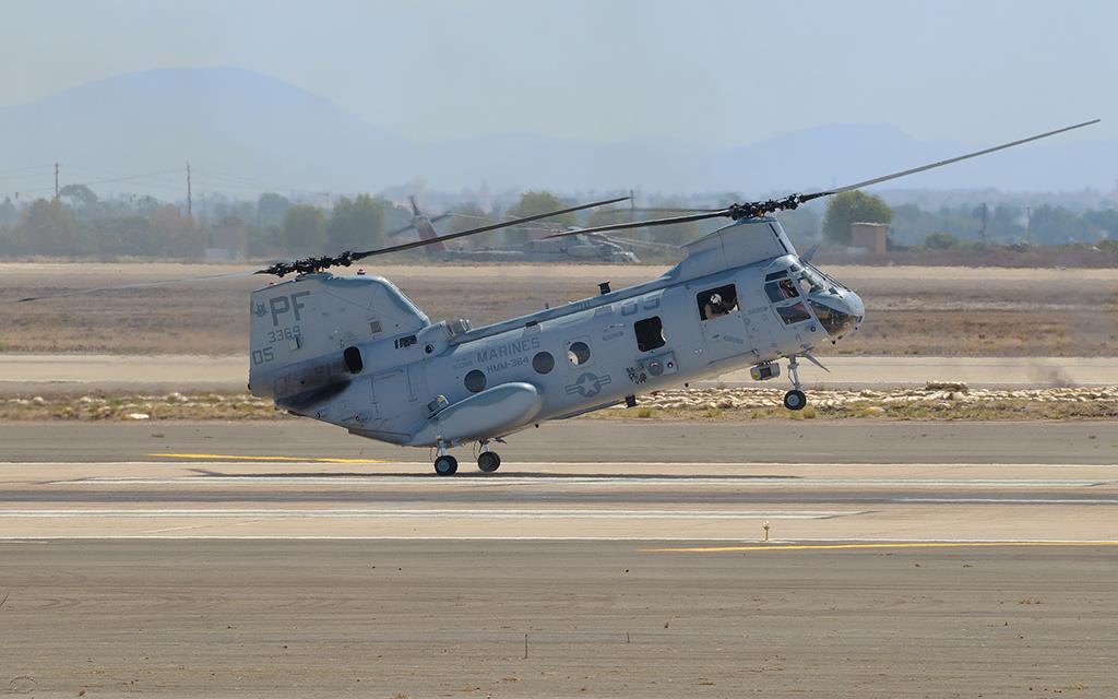 CH-46 Sea Knight-03