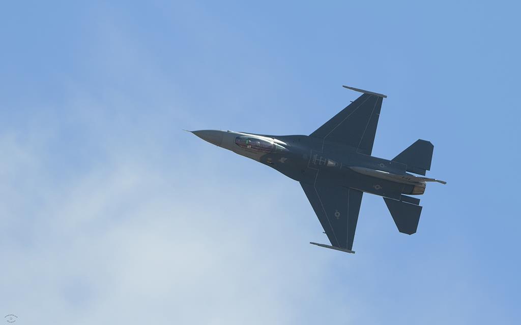 F-16 Fighting Falcon-01