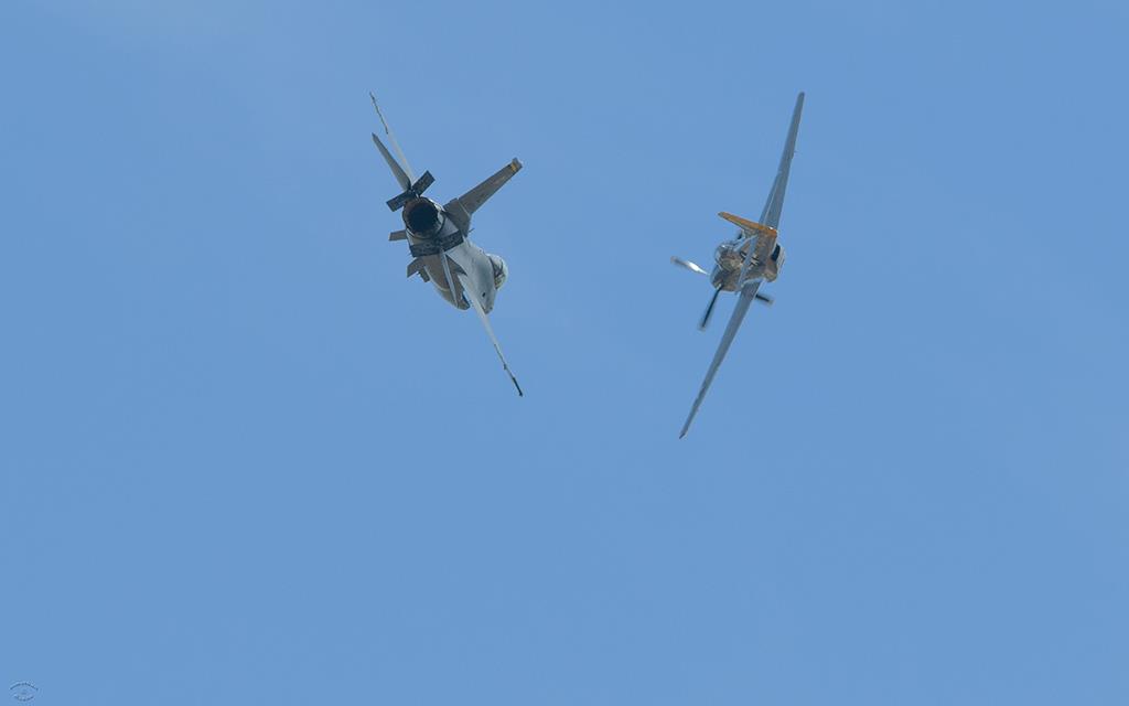 Heritage Flight F-16 Fighting Falcon And P-51 Mustang-02