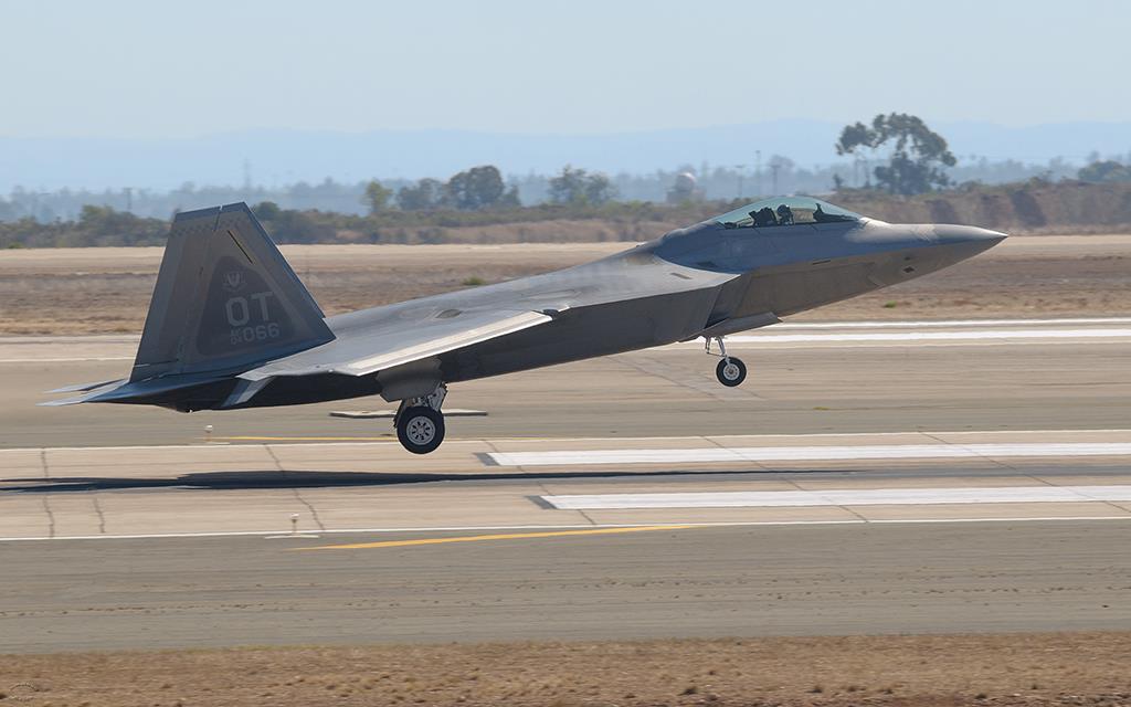 F-22 Raptor (Miramar2012)-05