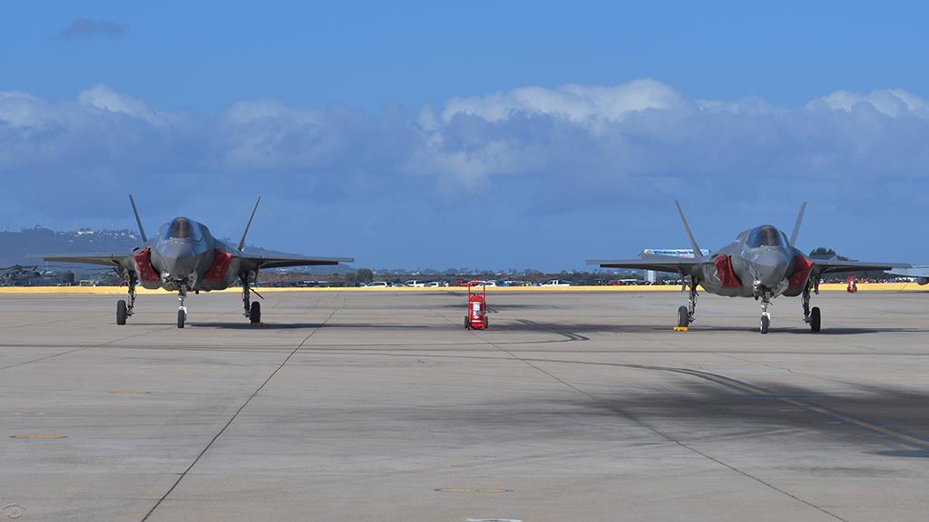 F-35B Lightning II (KNKX_2017)-01