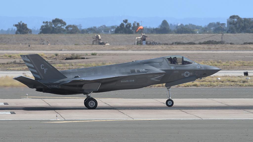 F-35B Lightning II (KNKX_2017)-05