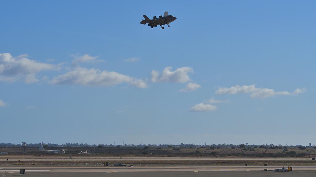 F-35B Lightning II (KNKX_2017)-18