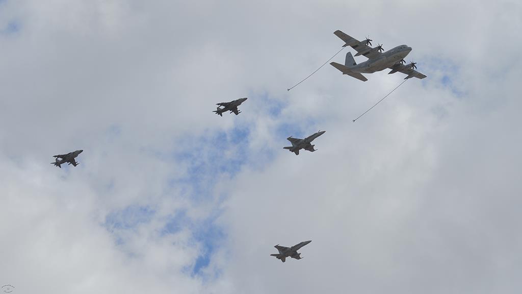 Inflight Refueling (KNKX_2017)-01