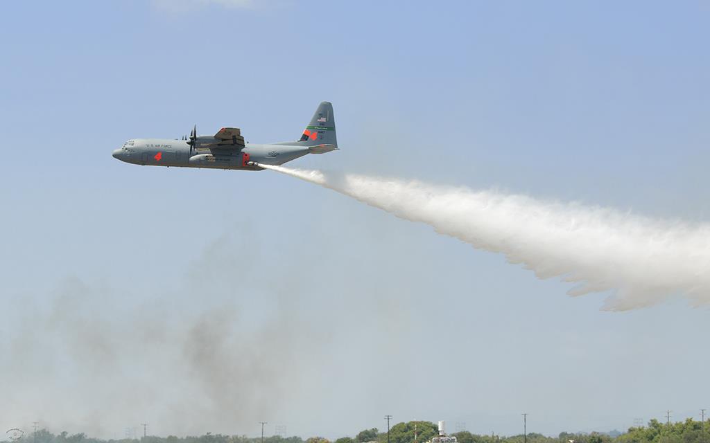 C-130 Hercules Firefighter-02