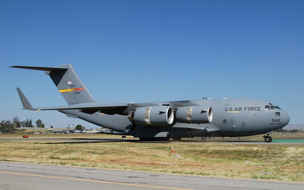 C-17 Globmaster III-01