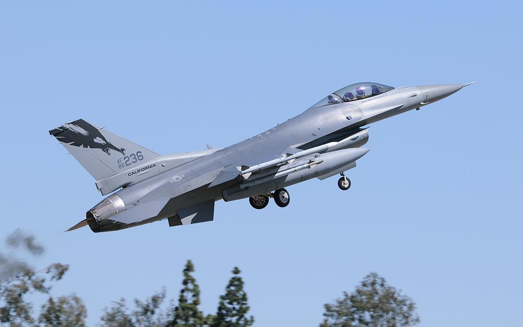 F-16 Fighting Falcon-05