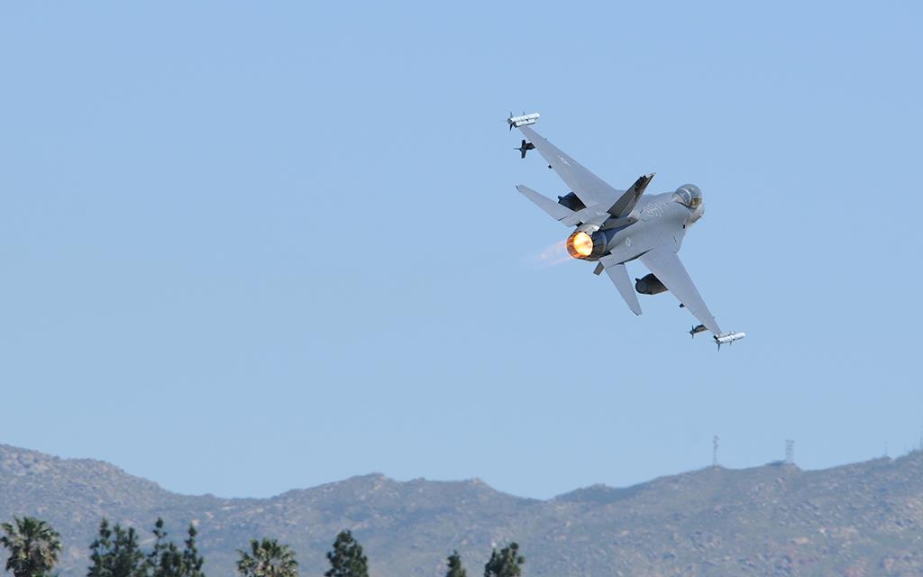 F-16 Fighting Falcon-10