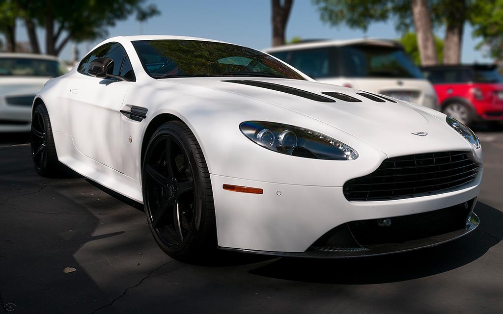 Aston Martin Vantage-01