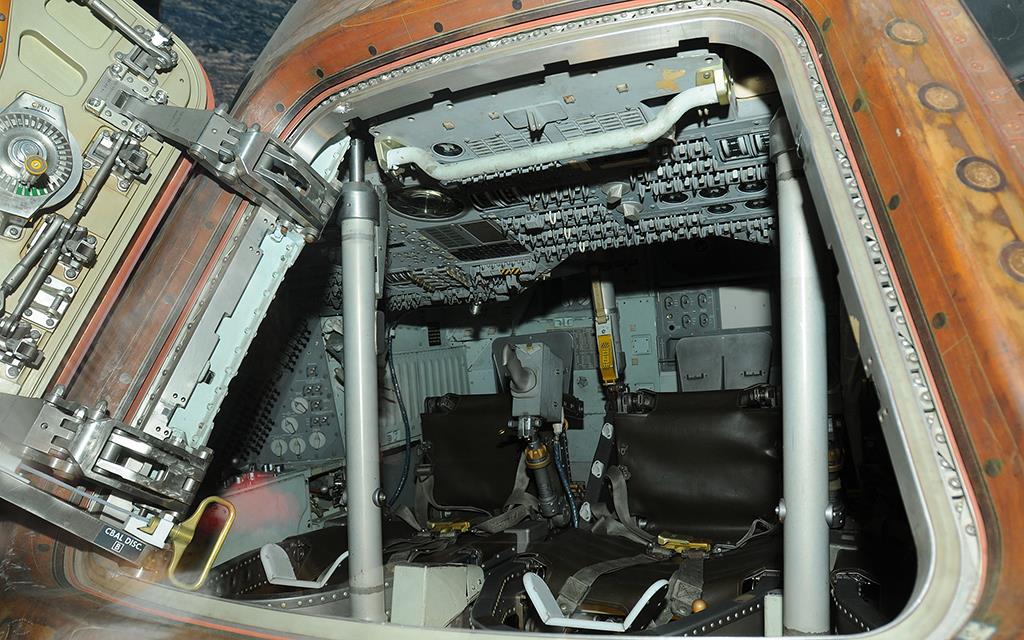 Apollo 14 Capsule-02