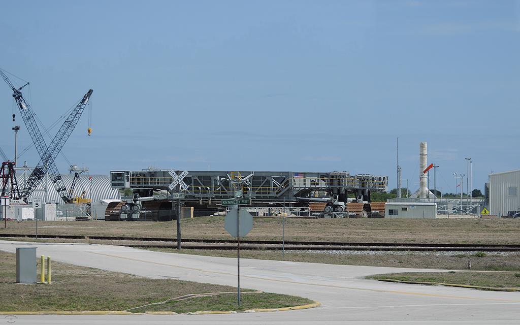 Crawler-Transporter-01