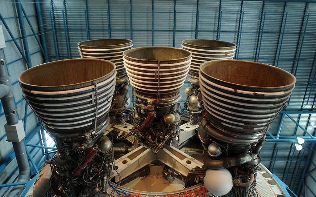 Saturn V-04