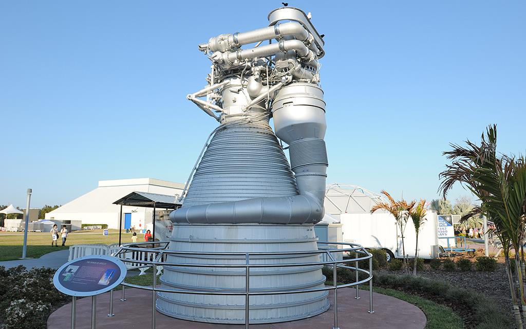 Saturn V Engine-01