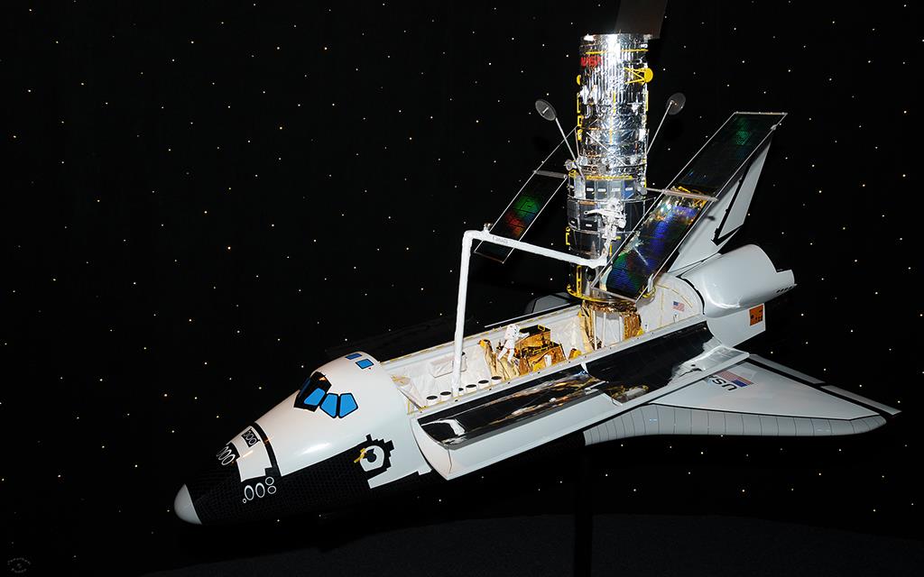 Shuttle And Hubble-01
