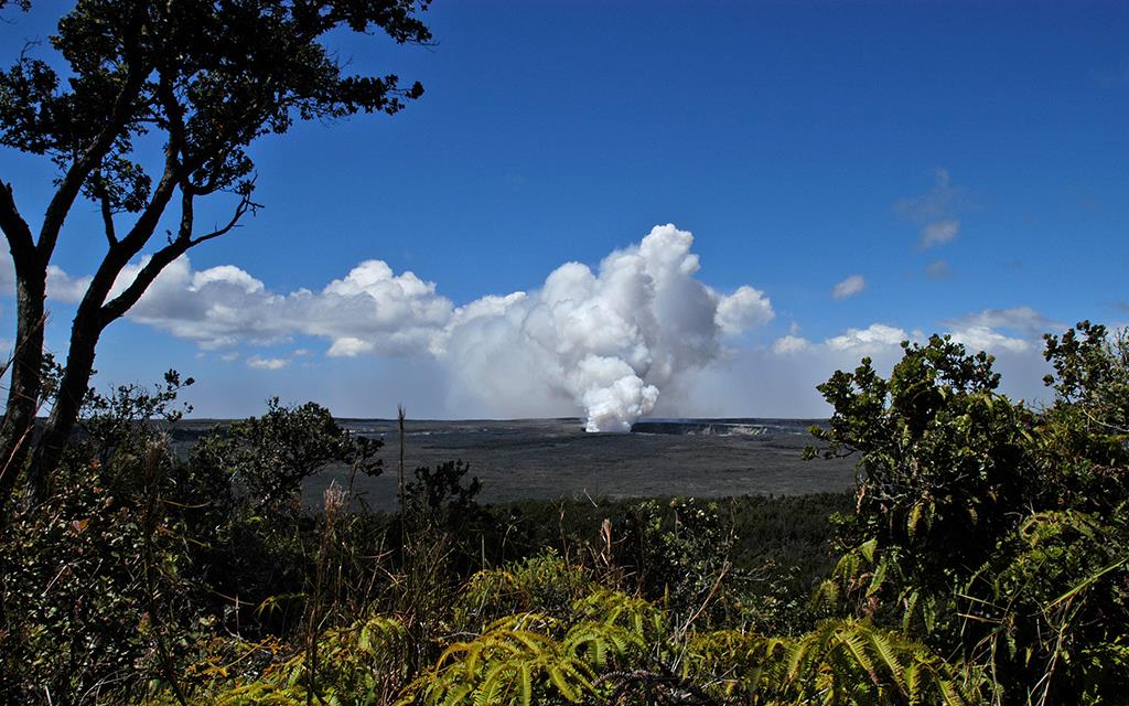 1-Volcano Halema uma u Crater-04