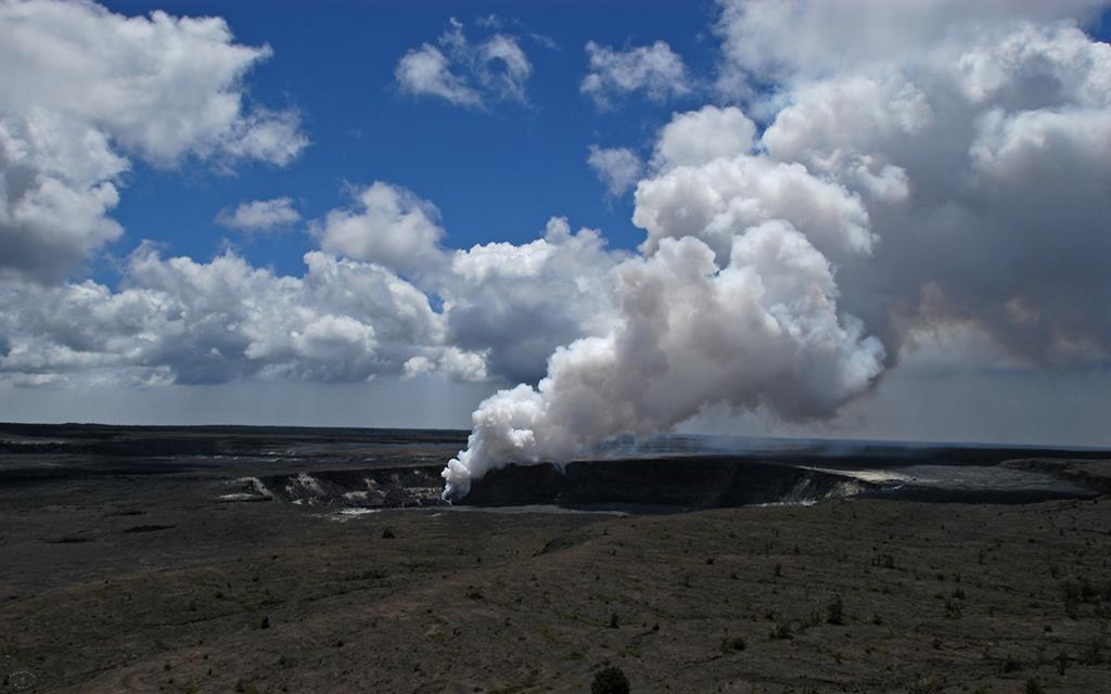 1-Volcano Halema uma u Crater-08