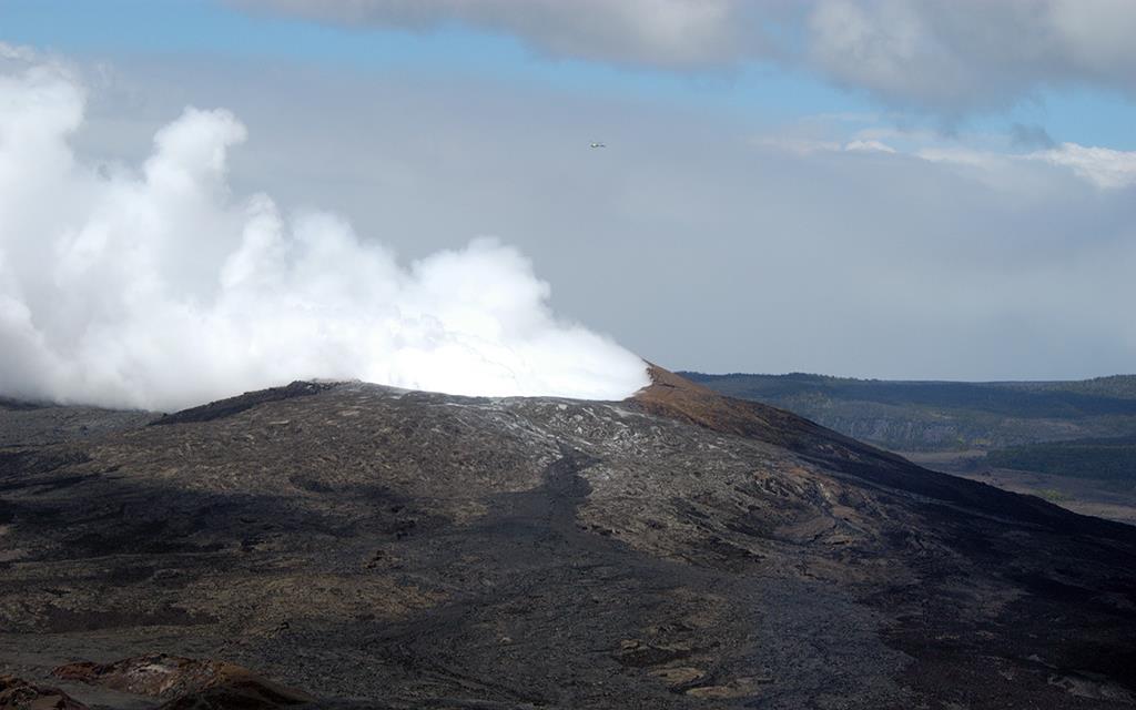 1-VolcanoPu'u 'O'o Crater-01